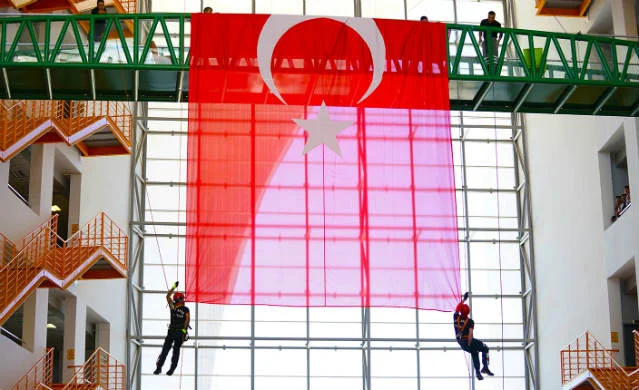 Çakır: İtfaiyecilerimiz özverili bir şekilde çalışmaktalar