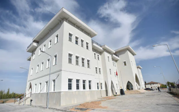 Gürkan , Battalgazi Kaymakamlığı’nın Yeni Hizmet Binasını Gezdi