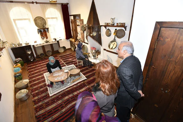 Elazığ Valisi Zorluoğlu, Eskimalatya’daki Tarihi Mekanları Gezdi