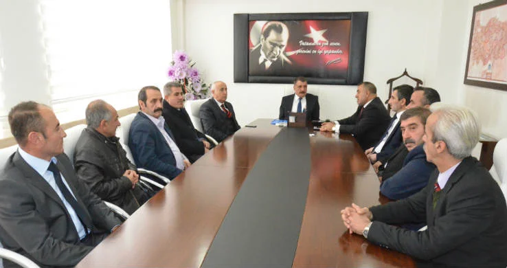 Sendika şube başkanları ve yönetim kurulu üyeleri ile birlikte Gürkan’ı ziyaret etti.