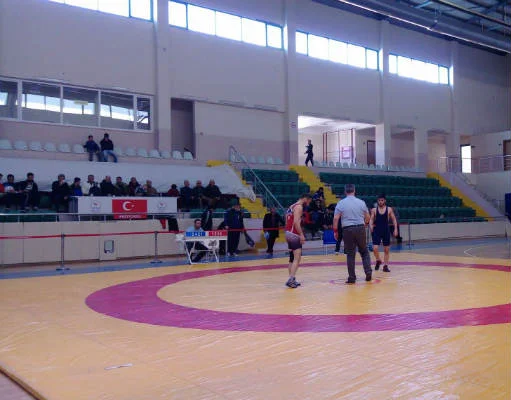 Malatya Büyükşehir Grekoromen Güreş Takımı ilk iki maçını kazandı