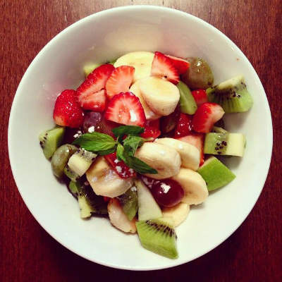 MEYVE  YEMEKLE BİRLİKTE VE YEMEK SONRASI TÜKETİLİRSE  ALKOLE DÖNÜŞÜR …!