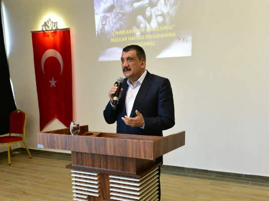 Yaşlılar Haftası dolayısıyla ‘Çınarlarımızın Gölgesinde’ adlı bir etkinlik düzenlendi.