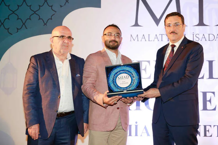 MİAD’dan Kızılay’a Gezici Aş Evi Aracı Bağışı  