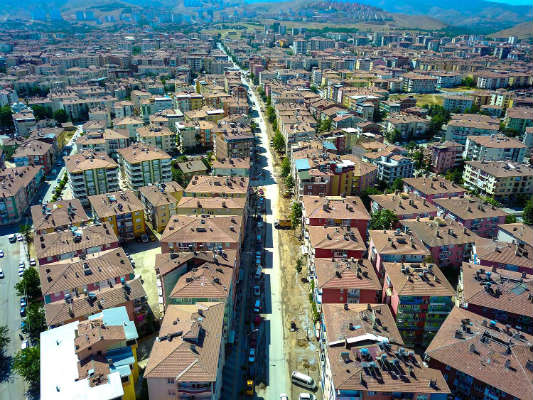 Tevfik Temelli Caddesinde değişim-dönüşüm ve yenileme çalışmalarını tüm hızıyla sürüyor