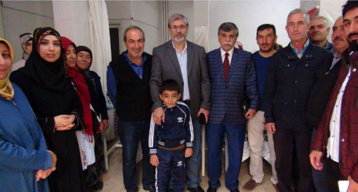 Yetimler Kervanından aşure ve yardım etkinliği