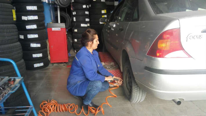 Malatya’da Bayan Lastikci Şaşırttı