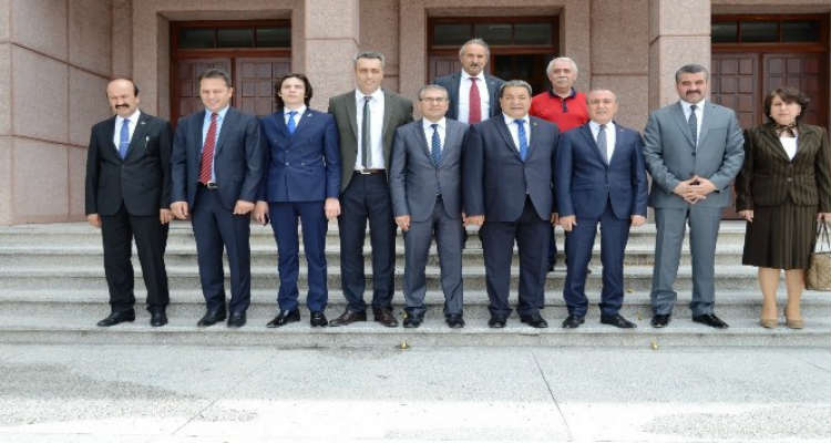 MHP Malatya Milletvekili adayı Mehmet Celal Fendoğlu seçim çalışmalarını yoğun bir şekilde sürdürüyor.