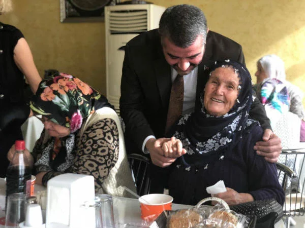 MHP Malatya Kadın Kolları Birimi’nin, MHP Malatya İl Başkanlığı’nın koordinesinde  huzurevinde aşure etkinliği düzenledi.