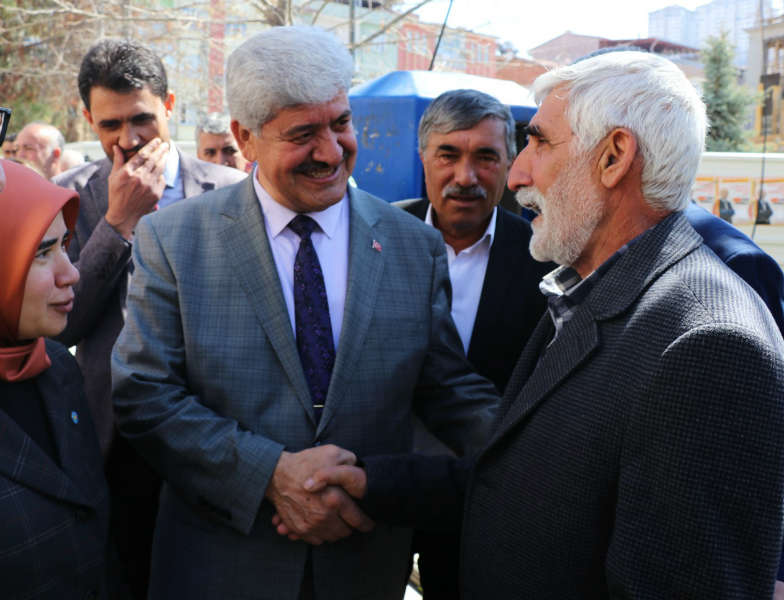 İYİ Parti Battalgazi Belediye Başkan Adayı Ali Ekinci : Torpil kanser gibidir. Malatya’yı yönetenler kansere yakalanmıştır. Bu kanserden Malatya’yı inşallah kurtaracağız