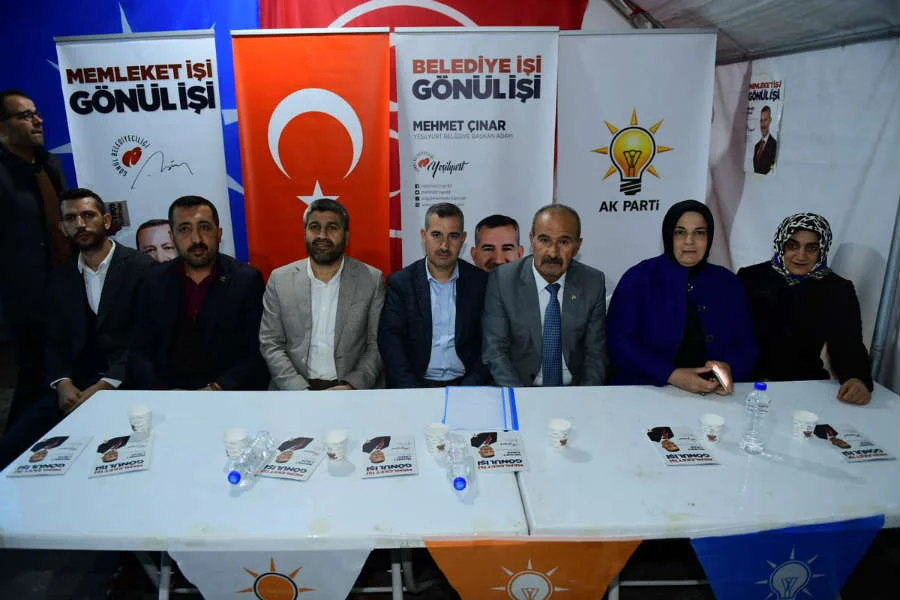 Çınar, AK Parti MKYK Üyesi ve Malatya Milletvekili Bülent Tüfenkci ile birlikte Özalper Mahallesi’nde vatandaşlarla bir araya geldi.