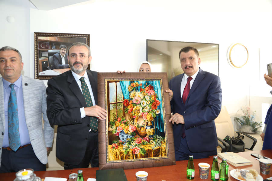 Gürkan, 31 Mart’ta gerçekleştirilecek olan Mahalli İdareler Seçimleri kapsamında çalışmalarını tüm hızıyla sürdürüyor.