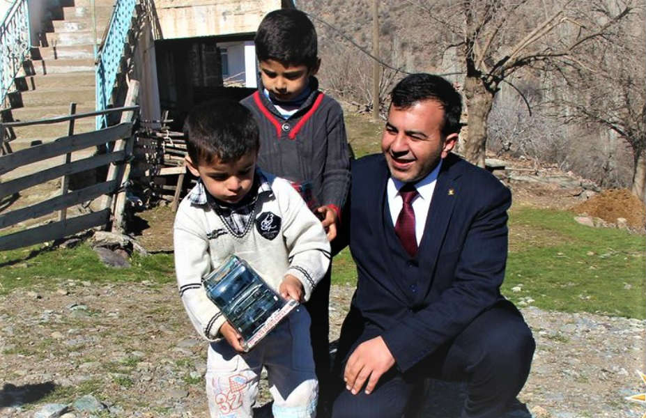 Mikail Sülük, Seçim Gezilerinde Pütürgelilere Projelerini Anlattı.“İstihdam artacak, Gelir Seviyesi Yükselecek”