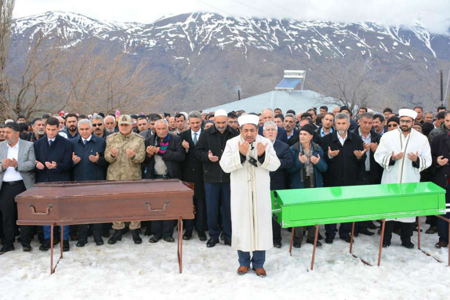 Vali Baruş Pütürge’de Yaşamını Yitiren Aktaşların Cenaze Merasimine Katıldı