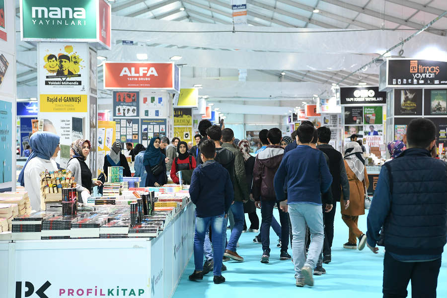 8. Malatya Anadolu Kitap ve Kültür Fuarı kapılarını ziyaretçilere açtı.
