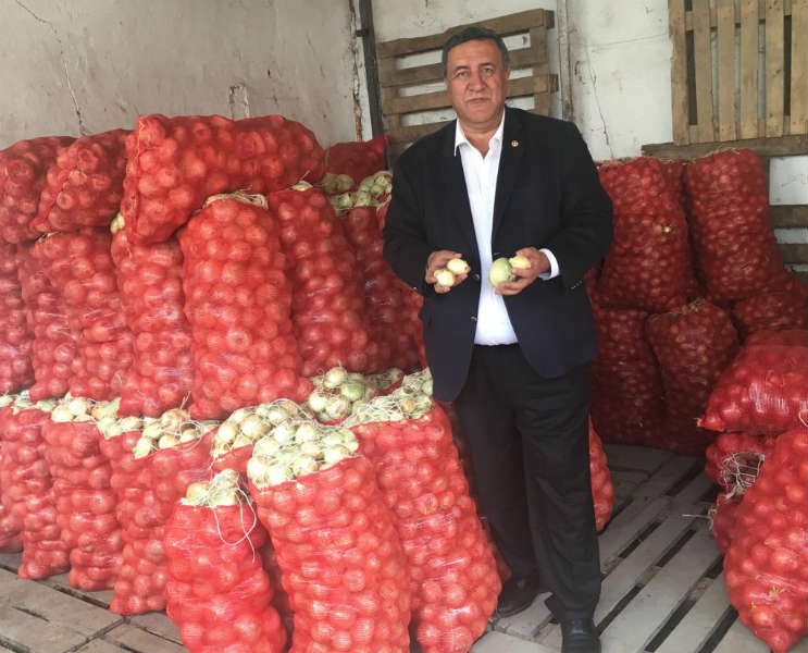 Gürer: “Adana’da turfanda patates 4-5 lira civarında iken patates ithaline izin vermek çiftçiye aba altından sopa göstermektir.”