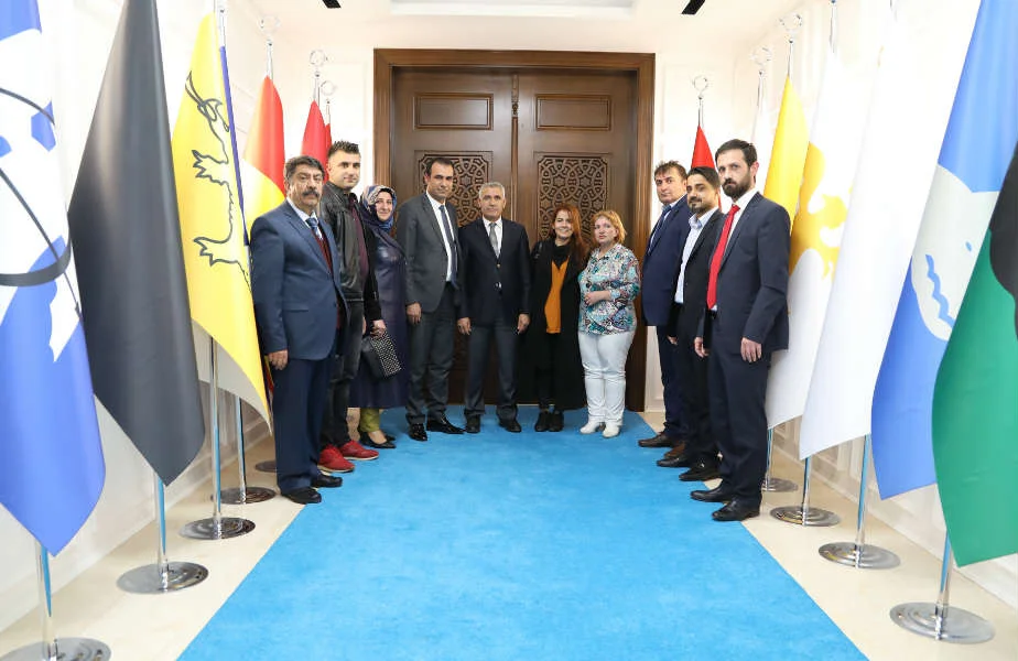 Berberler ve Kuaförler Odası Başkanı Ramazan Toptaş ve yönetimi, Başkan Güder’i ziyaret etti.