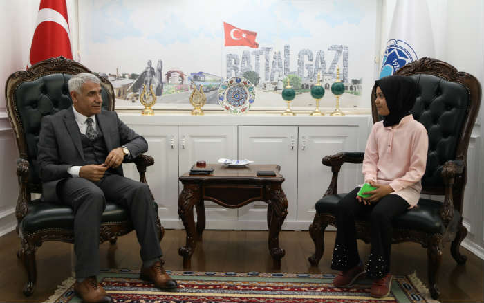 Battalgazi Belediye Başkanı Güder, 5. Sınıf Öğrencisi Buse Hakverdi’nin Sorularını Yanıtladı