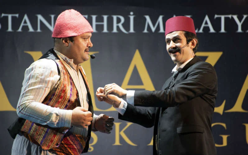 Malatya Büyükşehir Belediyesi,  Kapalı Çarşı üstüne kurduğu İftar Çadırında binlerce kişiyi ağırlıyor.