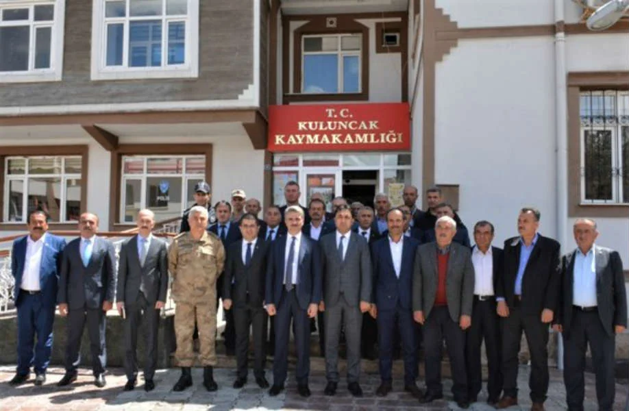 Vali Baruş, Kuluncak’ta Muhtarlarla Bir Araya Geldi