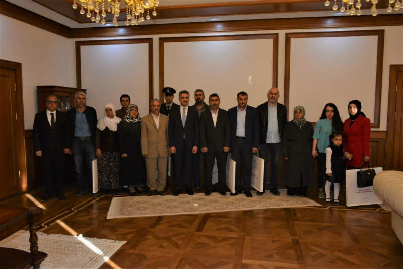 Vali Aydın Baruş tarafından 6 şehit yakını ve 1gaziye Devlet Övünç Madalyası ve Beratı verildi.