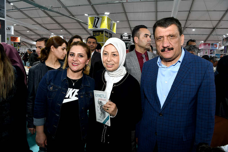Malatya Büyükşehir Belediye Başkanı Selahattin Gürkan, Kitap Fuarını gezdi
