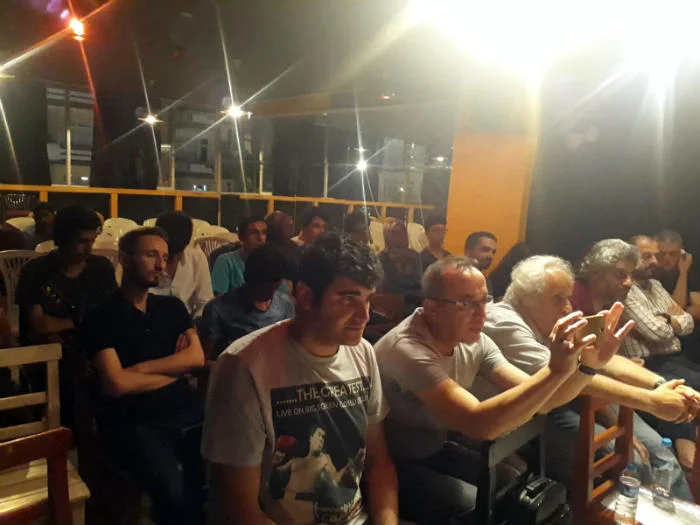 Paradox Sanat ve Düşünce Kulübü tarafından “Şiir Gecesi” etkinliği düzenlendi.