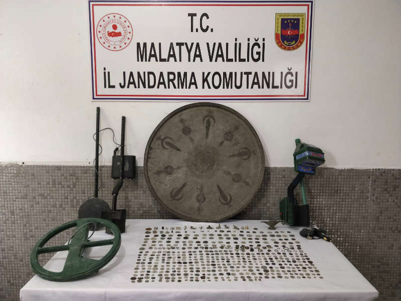 Malatya’da Frig, Roma ve Bizans Dönemine ait olduğu değerlendirilen tarihi eserler ele geçirildi