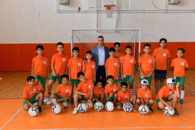 Yeşilyurt Belediyesi Spor Okulu Futbol Kursunda Eğitimler Başladı