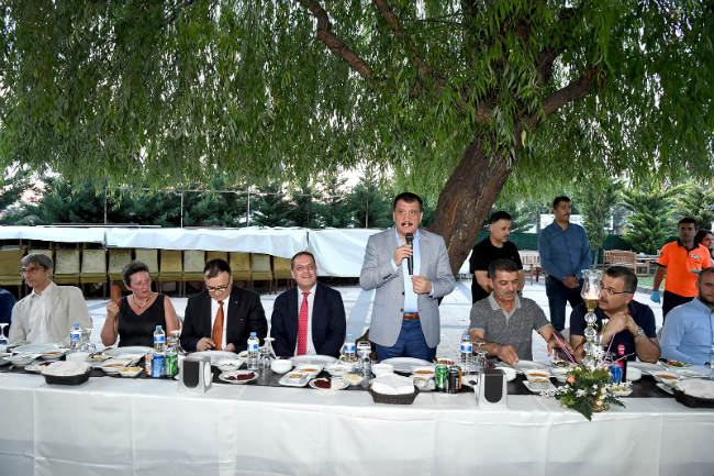 25 ülkeden 100 bilim insanını Malatya’da ağırlamaktan büyük bir memnuniyet ve mutluluk duyduğunu dile getirdi #malatya #kayısı #haber