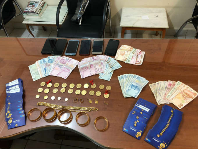 Malatya’da İletişim Yoluyla Dolandırıcılık Yapan 5 Şahıs Yakayı Ele Verdi