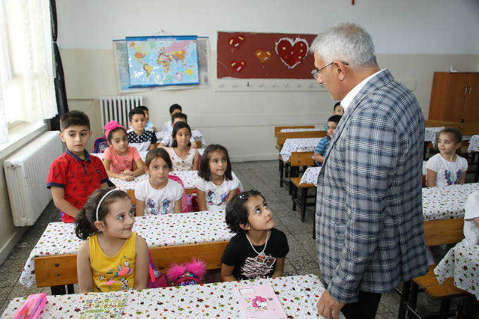 “Başkan Güder, çocukların ilk zil heyecanına ortak oldu” 