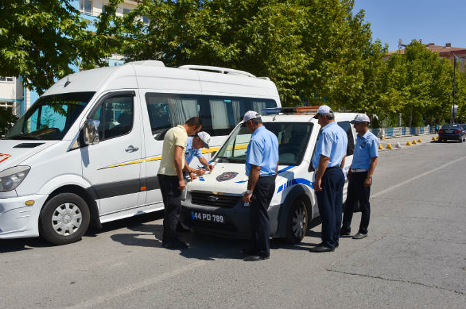 Büyükşehir Belediyesinden Öğrenci Servislerine Sıkı Denetim