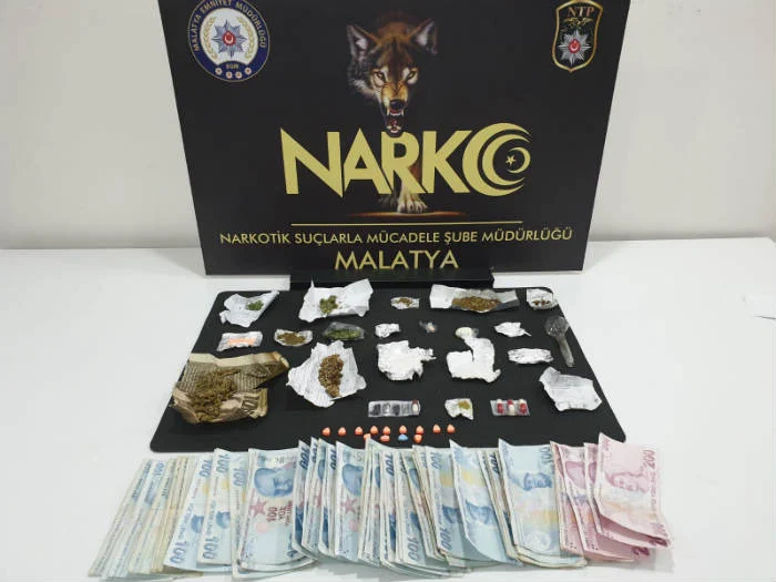 Malatya Emniyeti Narkotik Suçlarla Mücadele Şube Müdürlüğü’nce , Malatya Merkezli 2 İlde Operasyonlar Yapıldı