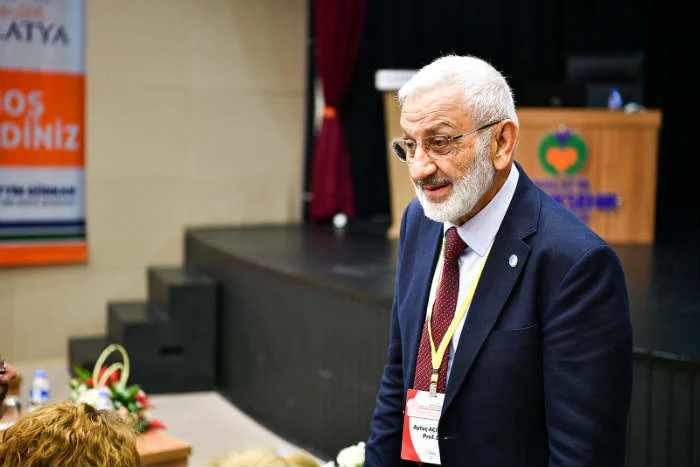 Aytaç Açıkalın, hizmet üretimi ve personel yönetimi hakkında ayrıntılı bilgiler verdi.