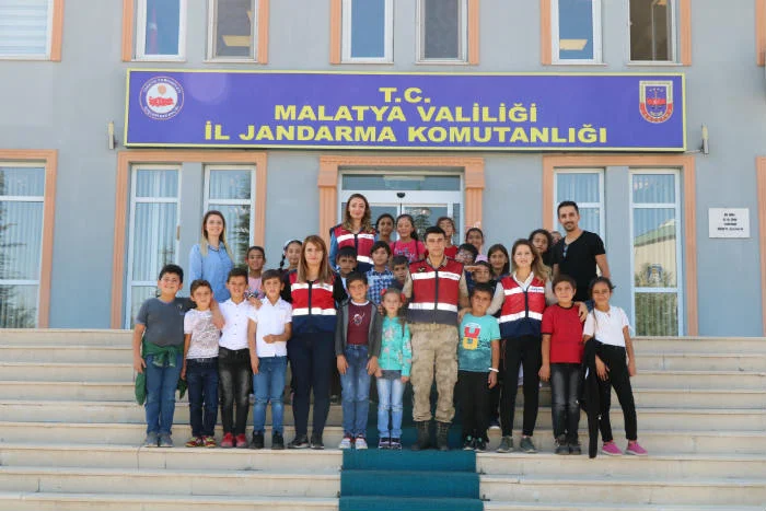 Malatya İl Jandarma Komutanlığı Çocukları unutmadı
