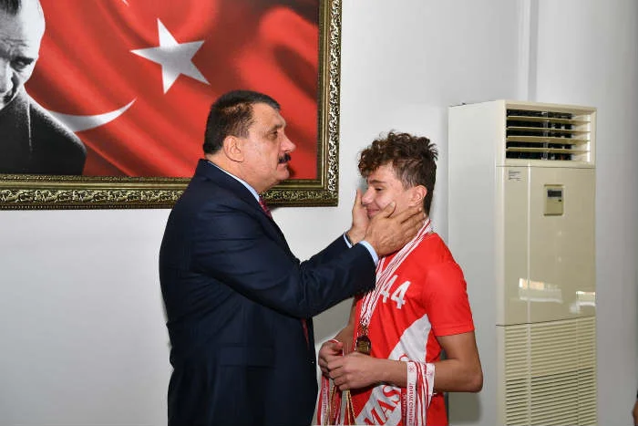 Gürkan: Aslında herkesin bir engeli vardır