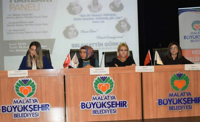 “İnsan Hakları” konulu bir panel düzenlendi.