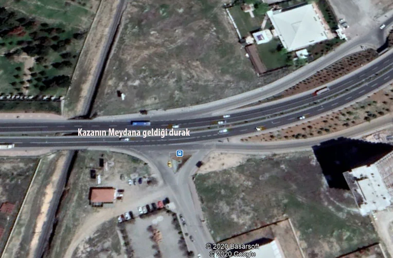 Çevre Yolu Üzerinde Bulunan Otobüs Durağı Zincirleme Kazaya Sebep Oldu