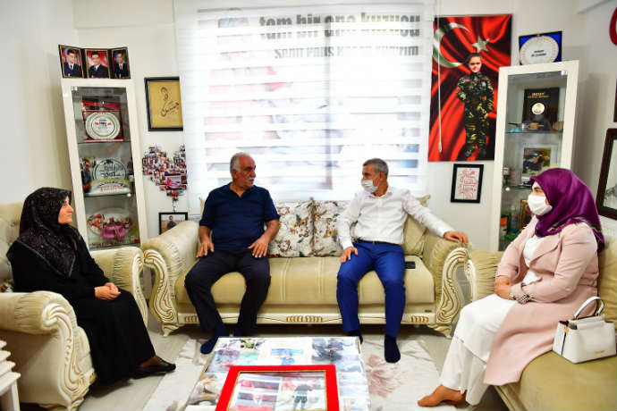 Yeşilyurt Belediye Başkanı Mehmet Çınar’dan Şehit Ailelerine Bayram Ziyareti