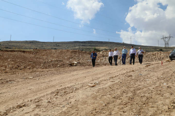Battalgazi Belediyesi, 3 noktada açılan yeni yollarda da çalışmaları sürdürüyor.