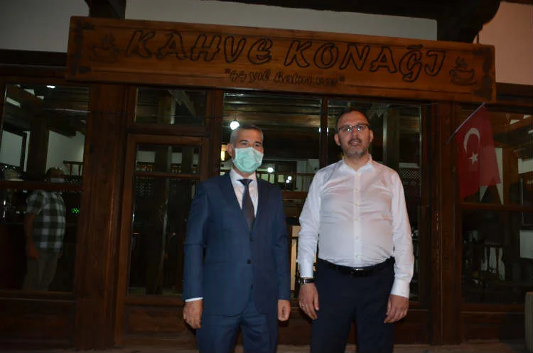Kasapoğlu, Tarihi Konakların Restorasyonu ve Dönüşüm Projelerini yerinde inceledi.