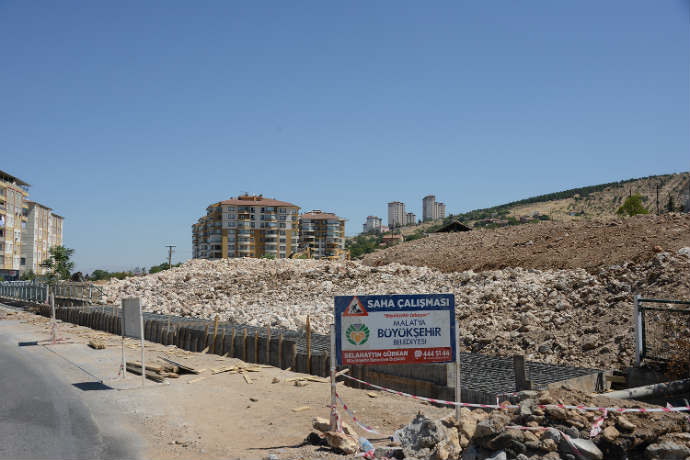 Derme Kanalının Üstü Kapatılıyor