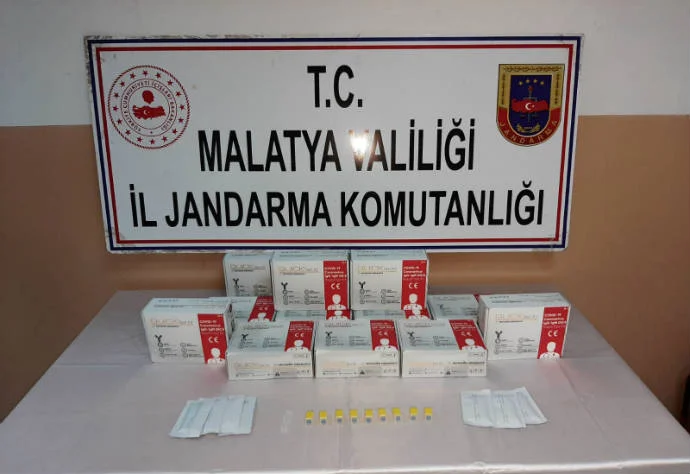 Malatya İl Jandarma Komutanlığınca  Kaçak Covid-19 test kitleri ele geçirildi