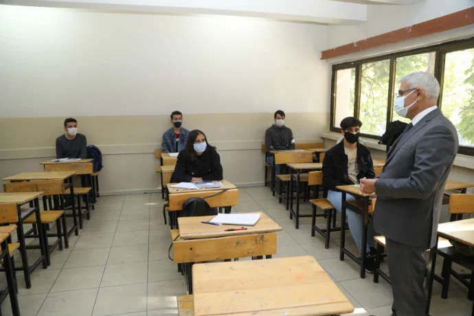 Battalgazi Belediye Başkanı Güder , Öğrencileri Yalnız Bırakmadı