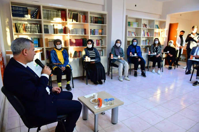 Milli Ve Manevi Değerlere Sahip Bir Nesil İçin Çalışıyoruz