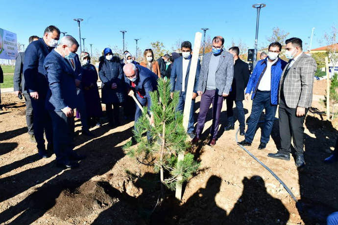 Yeşilyurt İlçesindeki 314 okul adına da fidanların dikimi yapılacak.