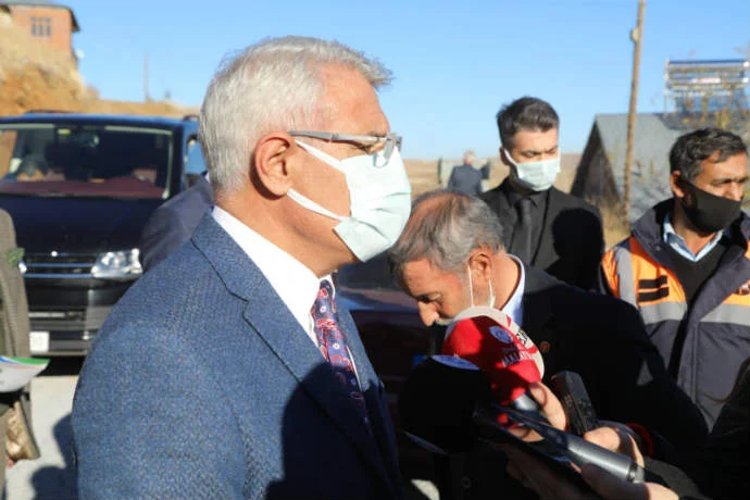 Güder, Uluköy mahallesinde yaşanan 4.7’lik depremin ardından bölgeye hareket etti.