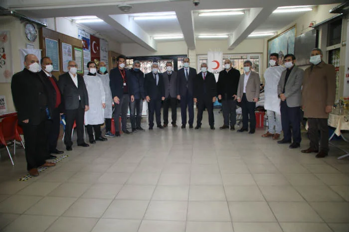 Battalgazi Belediye Başkanı Osman Güder, ‘İyilik kanımızda var’ diyerek destek ziyaretinde bulundu.