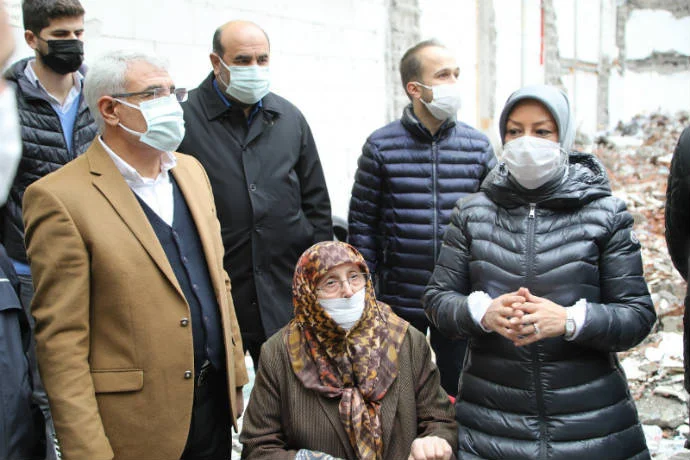 Fuzuli Caddesi’ndeki Depremzedelerin Sıkıntıları Çözüldü